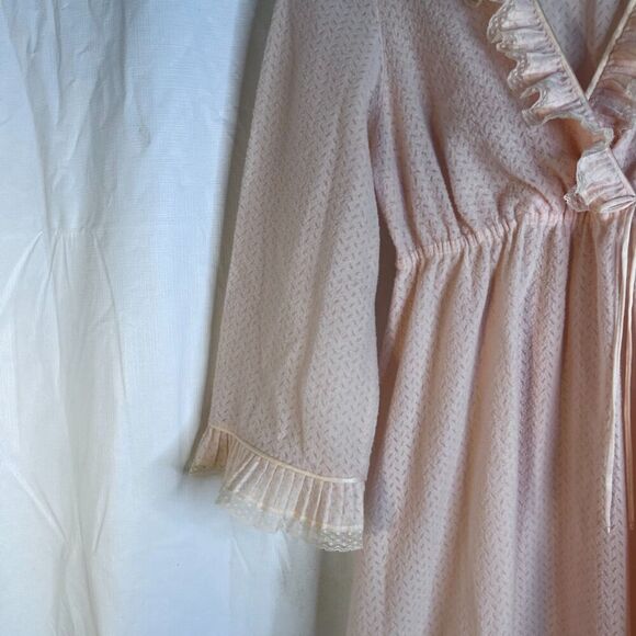 Vintage Blush Pink Barbie Core Nightgown Ruffled Neck USA Made Cottage Core SP - Picture 7 of 10